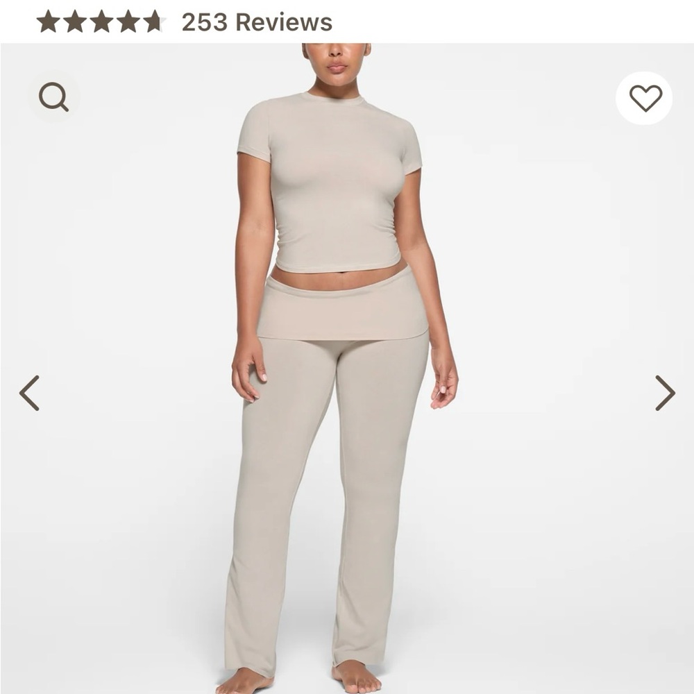 Skims fold over pants Sz M NWT color stone